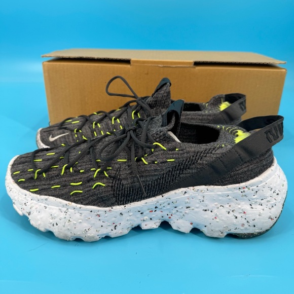 NIKE SPACE HIPPIE 04 BLACK-VOLT-WHITE Men’s Sz. 11.5 - Picture 2 of 10